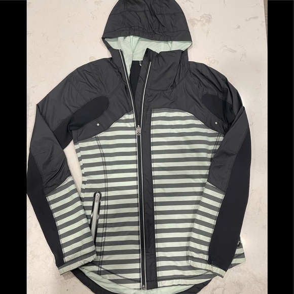 Lululemon light jacket - Picture 1 of 8